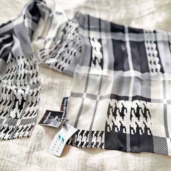 100% PURE SILK SCARF, by HALSTON RED, in BLACK/WHITE, 62 x 13 INCHES, A RARE FIN - Picture 3 of 5